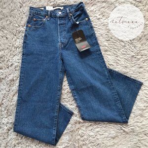 Levi's Premium Ribcage Straight Ankle Jean 25